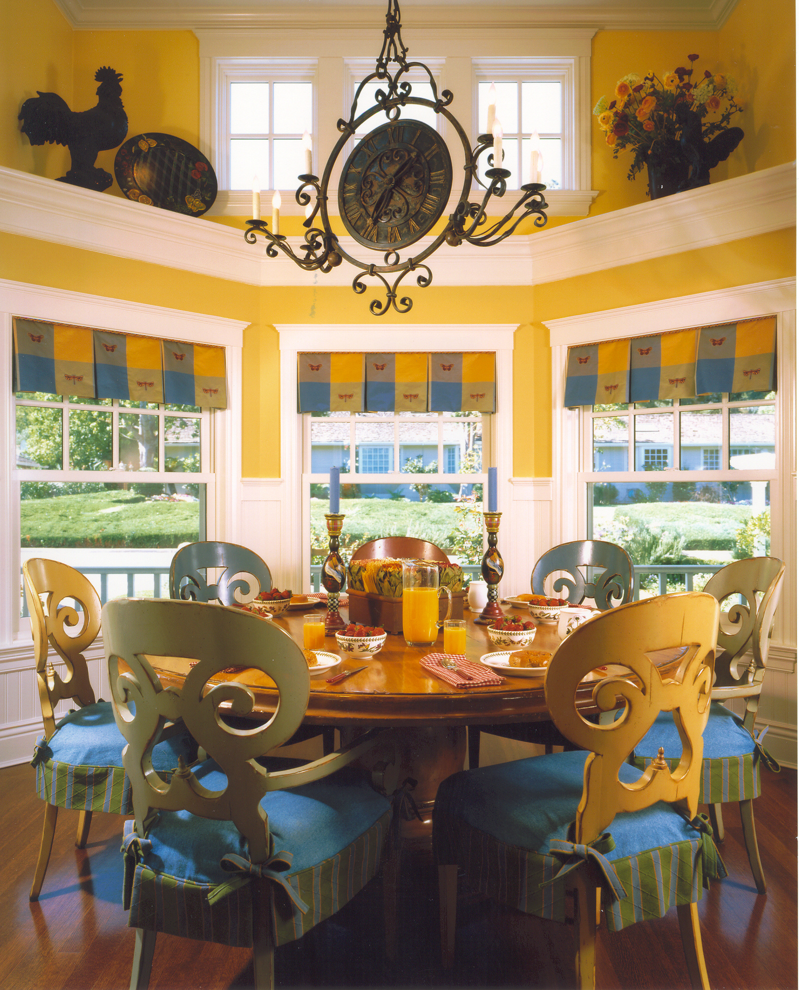 Breakfast nook 2